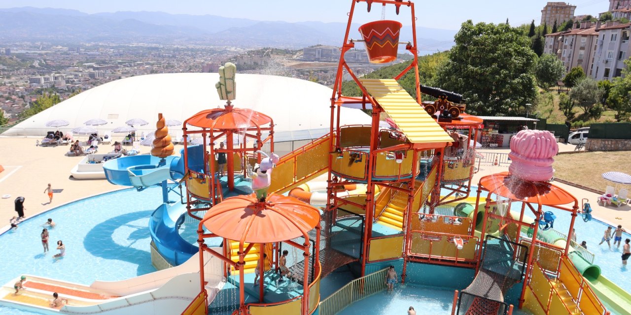 Aquapark yoğun ilgiyle açıldı