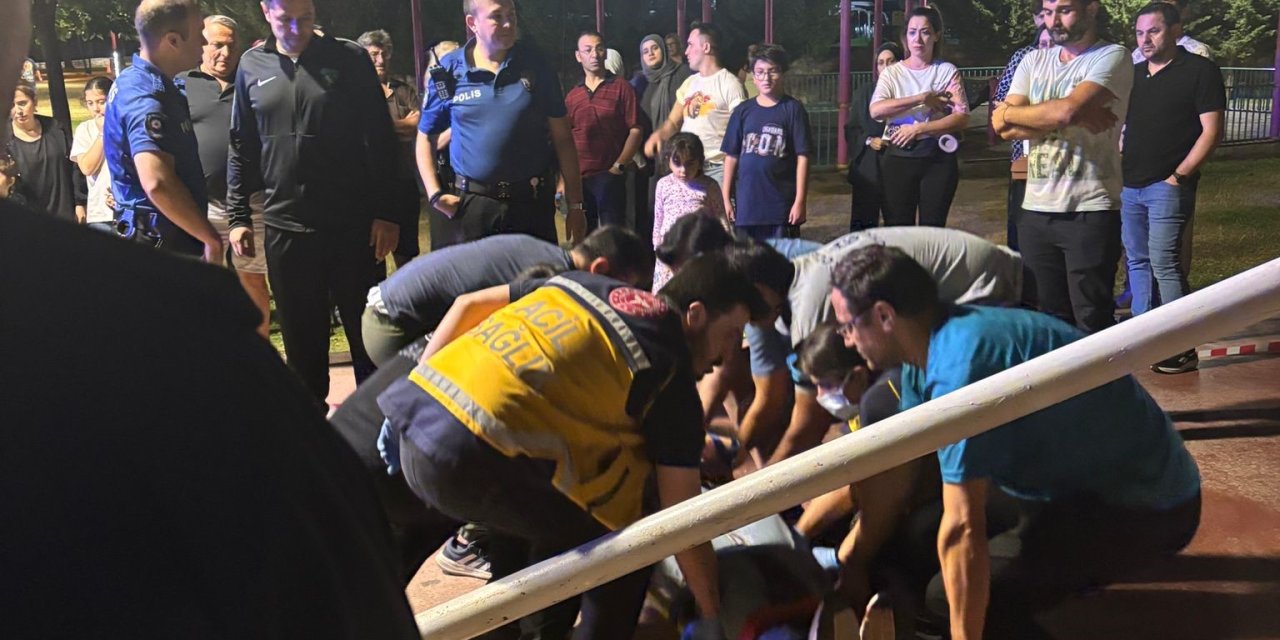 Parkta korku dolu anlar