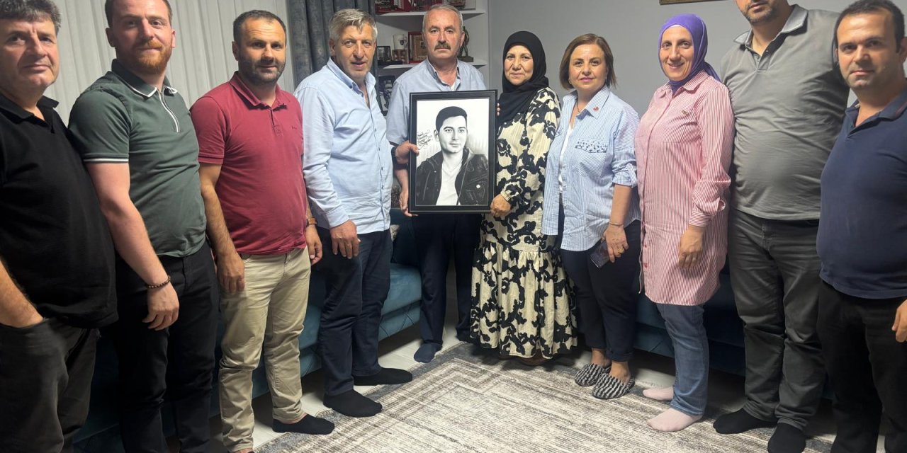 Trabzonlular Derneği'nden  Şehit Ailesine Vefa Ziyareti