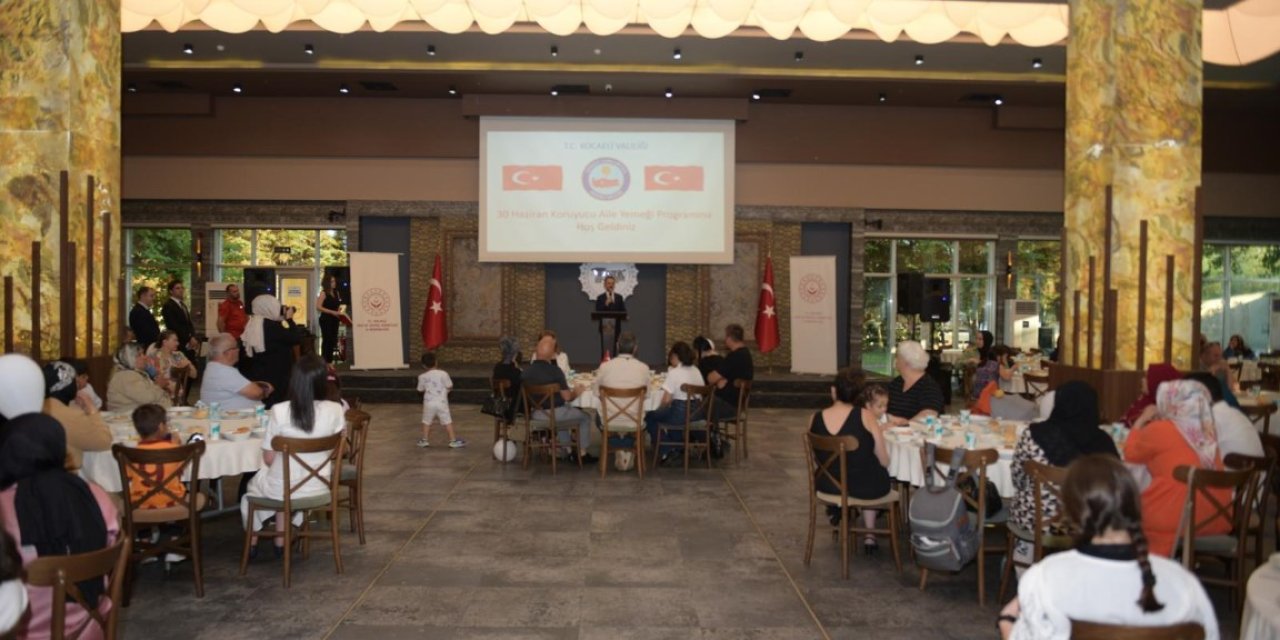 Vali Aktaş, Ailelerle Bir Araya Geldi
