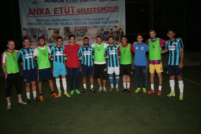 Derince Birlikspor ramazan futbol turnuvasında finalistler belli oldu