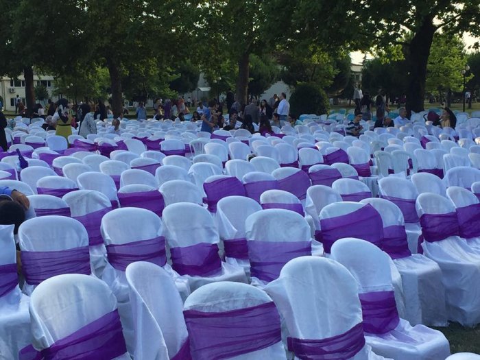 Her yer mor beyaz oldu