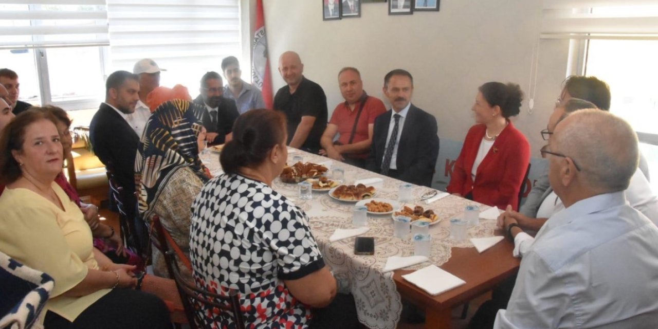 Vali Aktaş, Kastamonu Kültür ve  Dayanışma Derneğini Ziyaret Etti