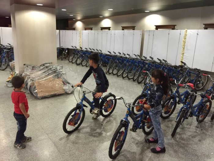 Çocuklara bayram hediyesi