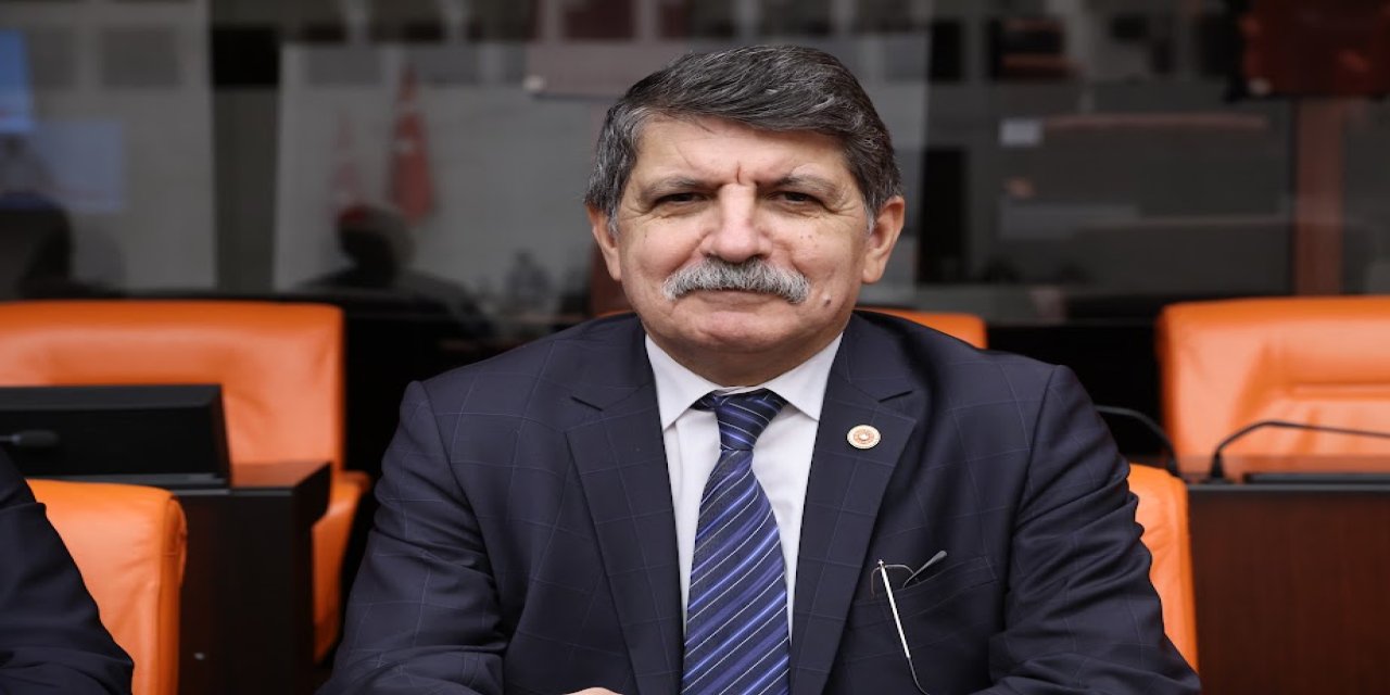“Saray sefa sürerken  millet kuru ekmeğe muhtaç!”