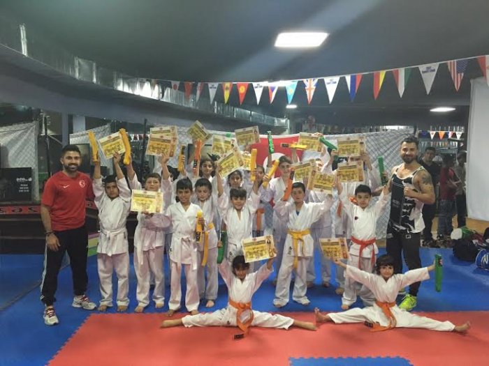 MİNİK KARATECİLERİN KUŞAK HEYECANI