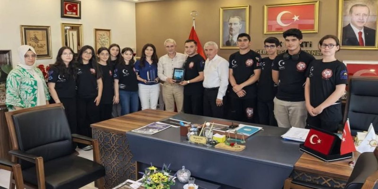 Wolfs Robotics Takımı  Recep Kaya’yı Ziyaret Etti