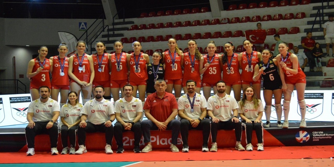 16 Yaş Altı Kız Milli Takımı  Avrupa ikincisi oldu