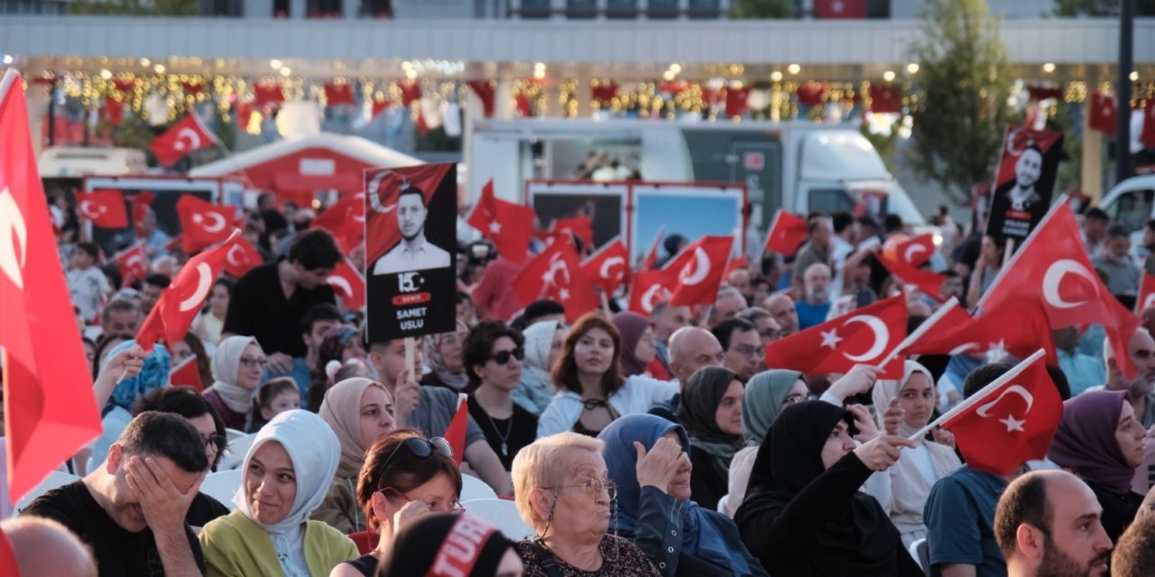 Her yer Ay-Yıldız