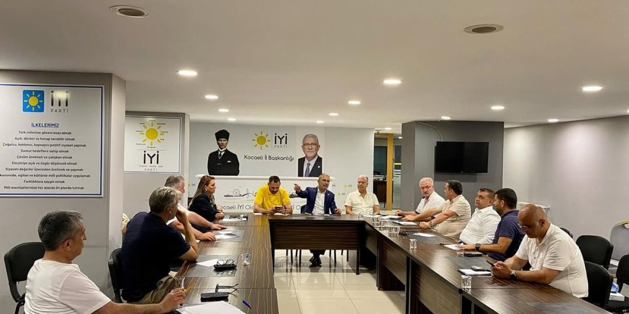 İYİ Parti Kocaeli İl Başkanlığında Toplantı