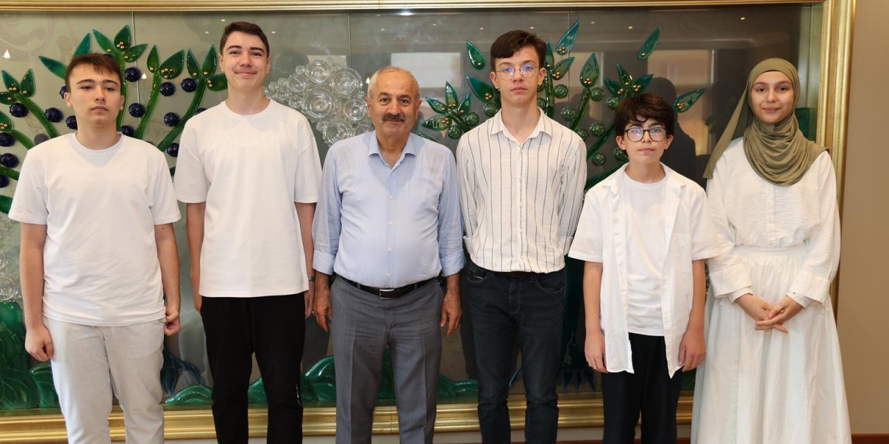 Başkan Büyükgöz LGS Birincilerini Ağırladı