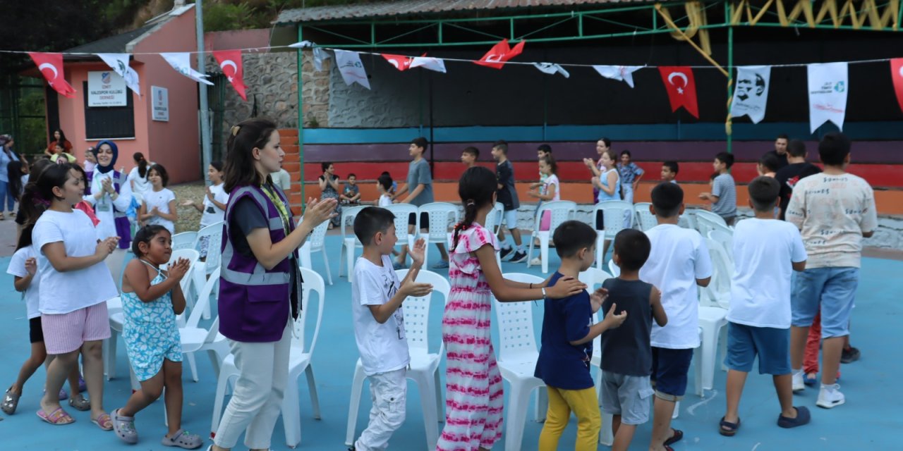 İzmit’in yaz eğlencesi Terzibayırı’nda çocuklarla buluştu