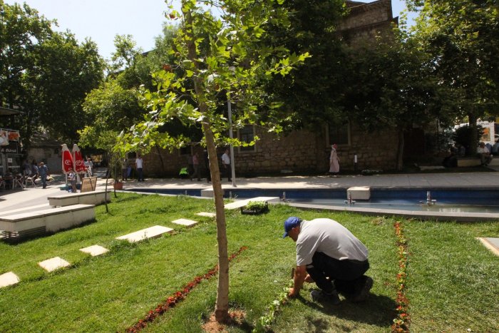 Gebze çiçeklerle bezendi