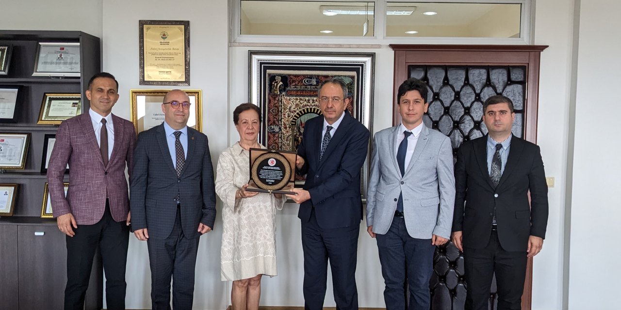Darülaceze Vakfı'na Teşekkür Plaketi