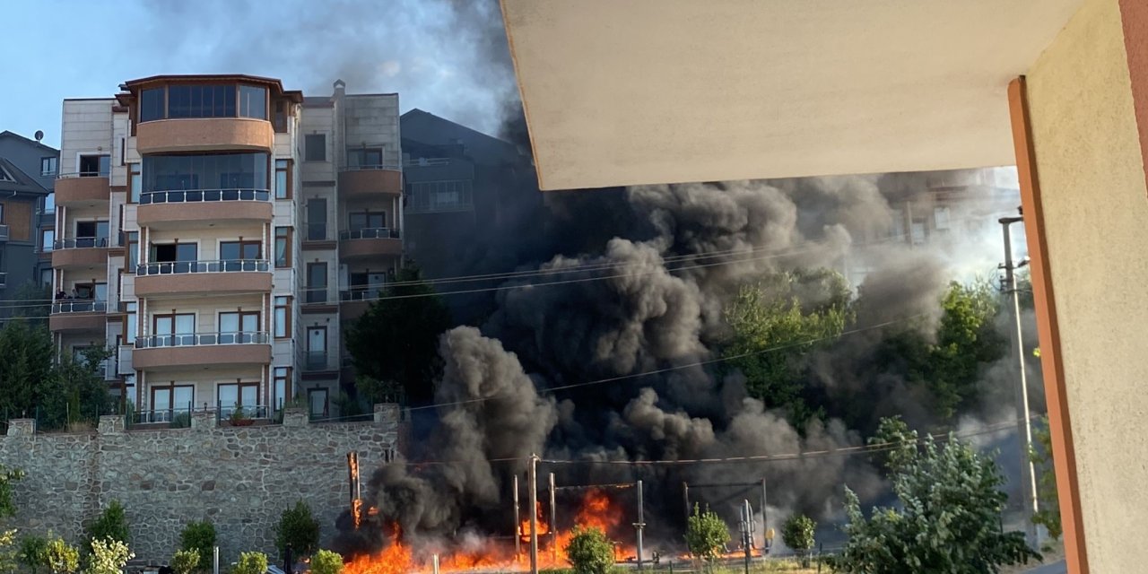 Kocaeli’de çocuk parkı alev topuna döndü