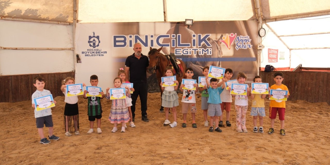 Minik at biniciler sertifikalarını aldı