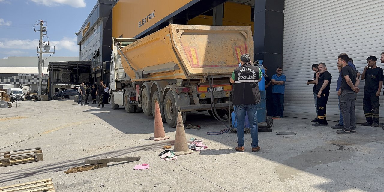 Kafası ezilen şoför hayatını kaybetti