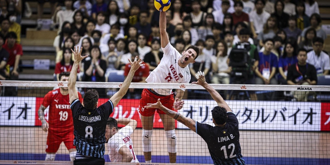 A Milli Erkek Voleybol Takımı, Arjantin'e 3-2 mağlup oldu