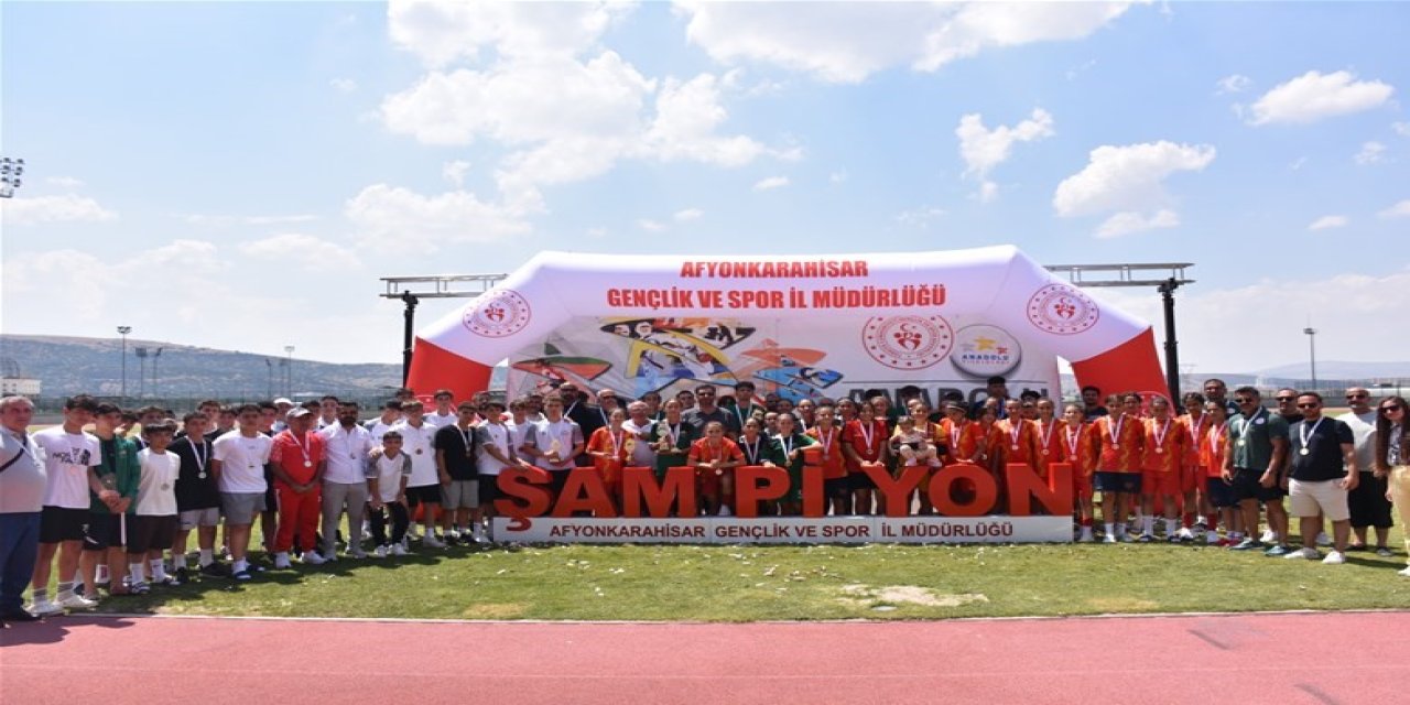 Kızlar kategorisinde  Kocaeli Şampiyon