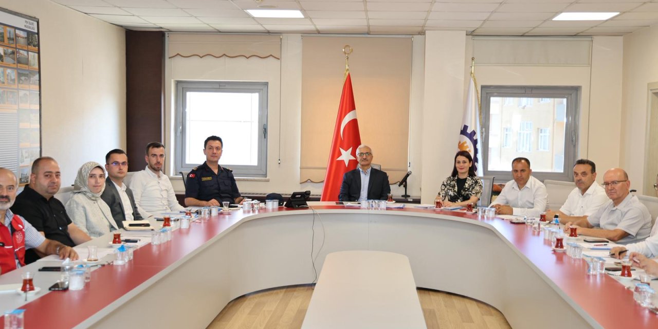 Kaymakam Özyiğit Kurum Müdürlerini Topladı