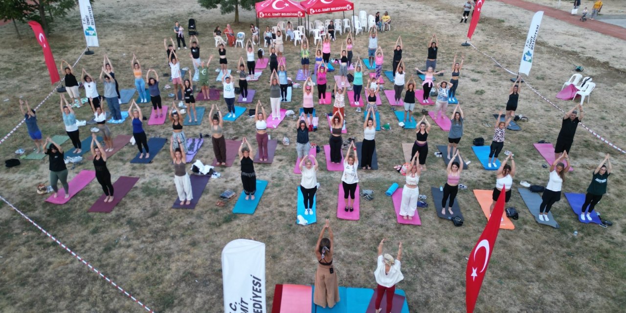 İzmitliler yoga etkinliğinde buluştu