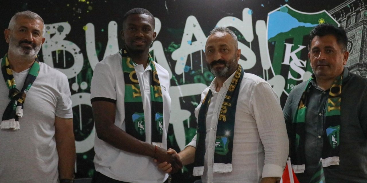 Anfernee Jamal Dijksteel  resmen Kocaelispor’da