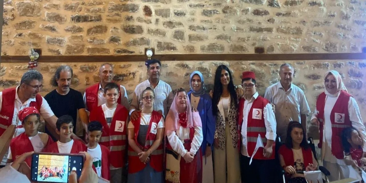 Engelsiz Kızılay Gönüllüleri Ailelerle Buluştu