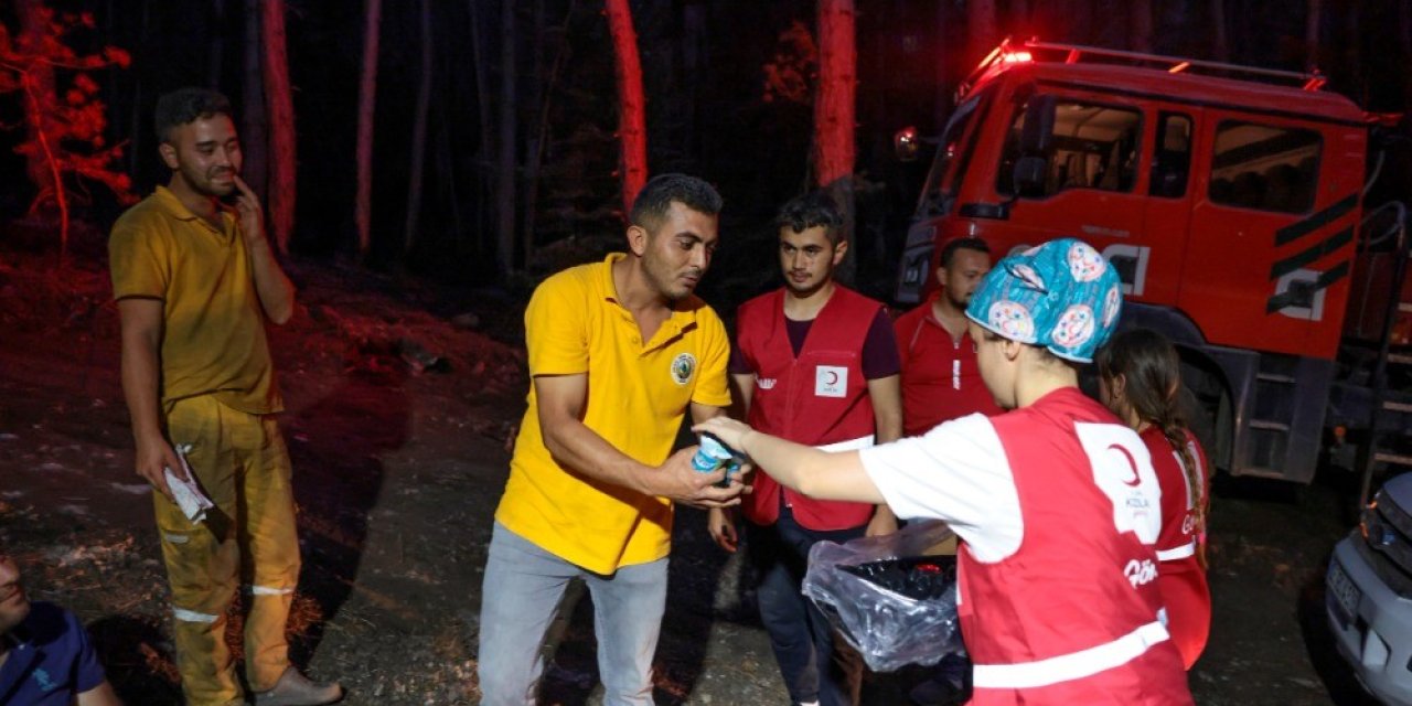 Kızılay gönüllülerinden orman  yangınlarıyla mücadeleye destek