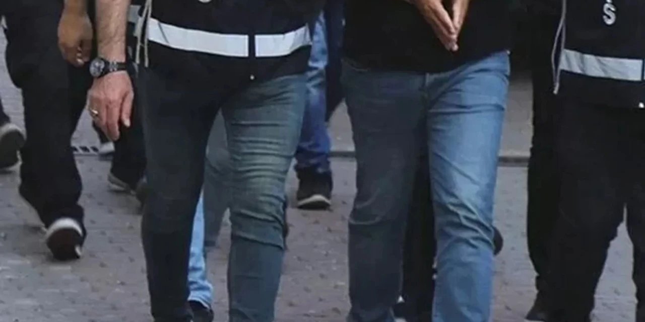 Jandarmadan 6 ilde dolandırıcılık operasyonu: 44 gözaltı