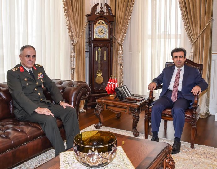 Vali Güzeloğlu Korgeneral Gürak’ı kabul etti