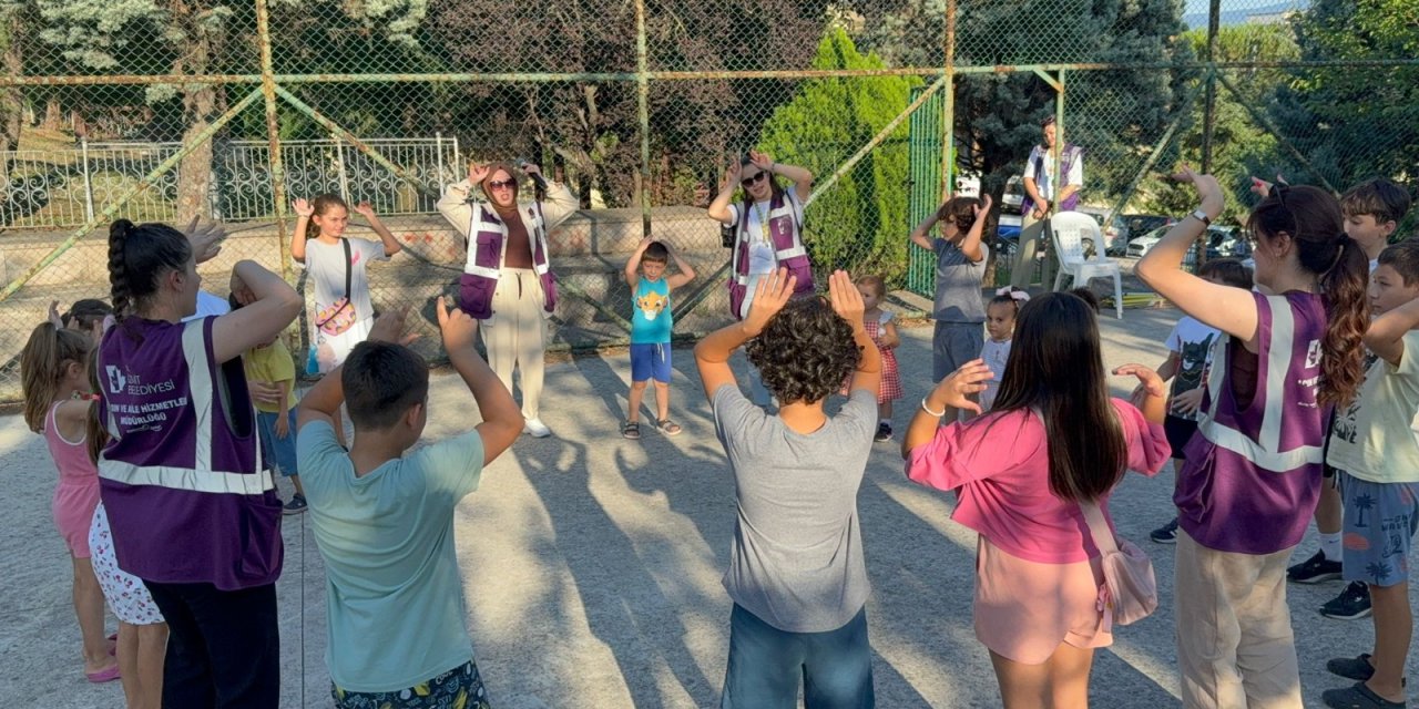 Çocuklar şenlikte doyasıya eğlendi