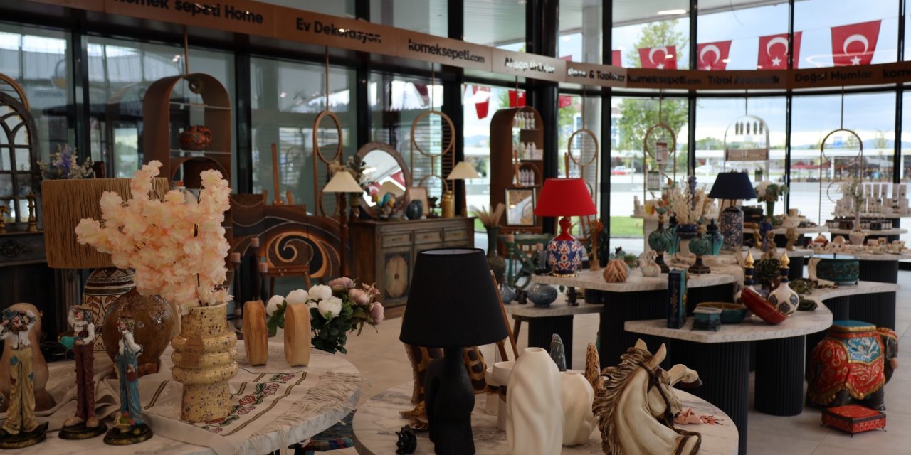 Kadın eliyle doğan mağaza;. “KOMEK Sepeti Meydan Store”