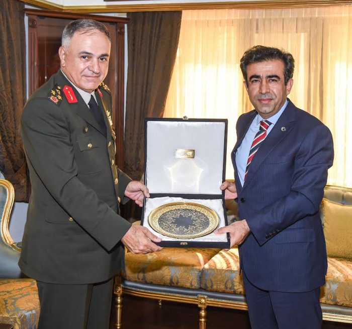 Vali Güzeloğlu Korgeneral Gürak’ı ziyaret etti