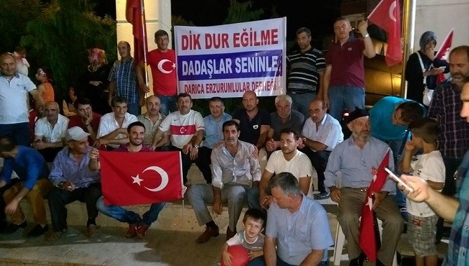 Erzurumlular darbe girişimin kınadı