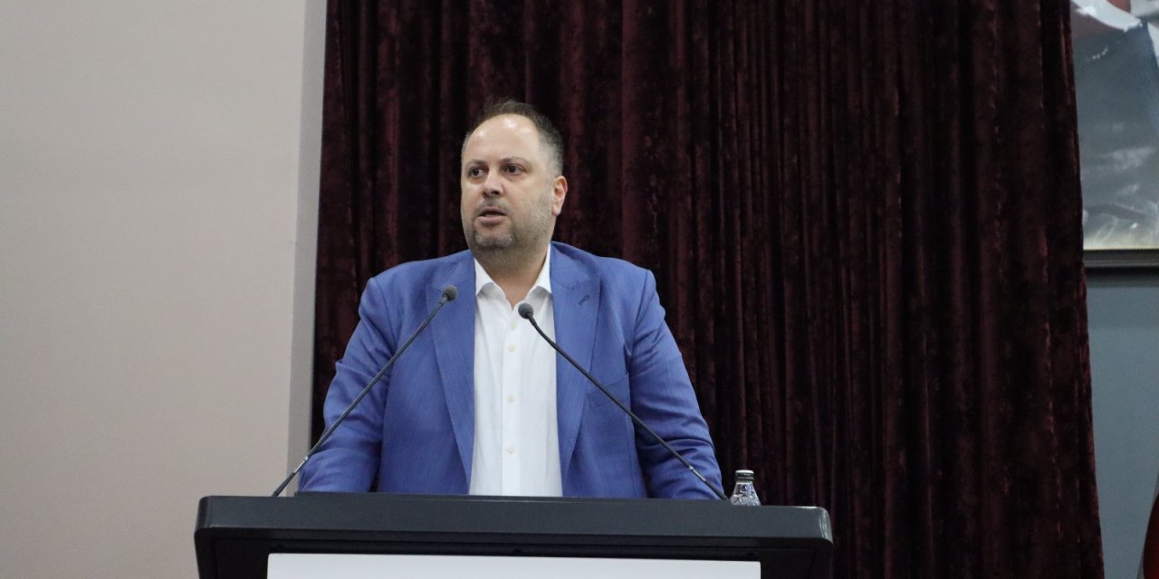 CHP’li Küçükkaya: “BU KİŞİLERLE AYNI NOKTADA MISINIZ?”