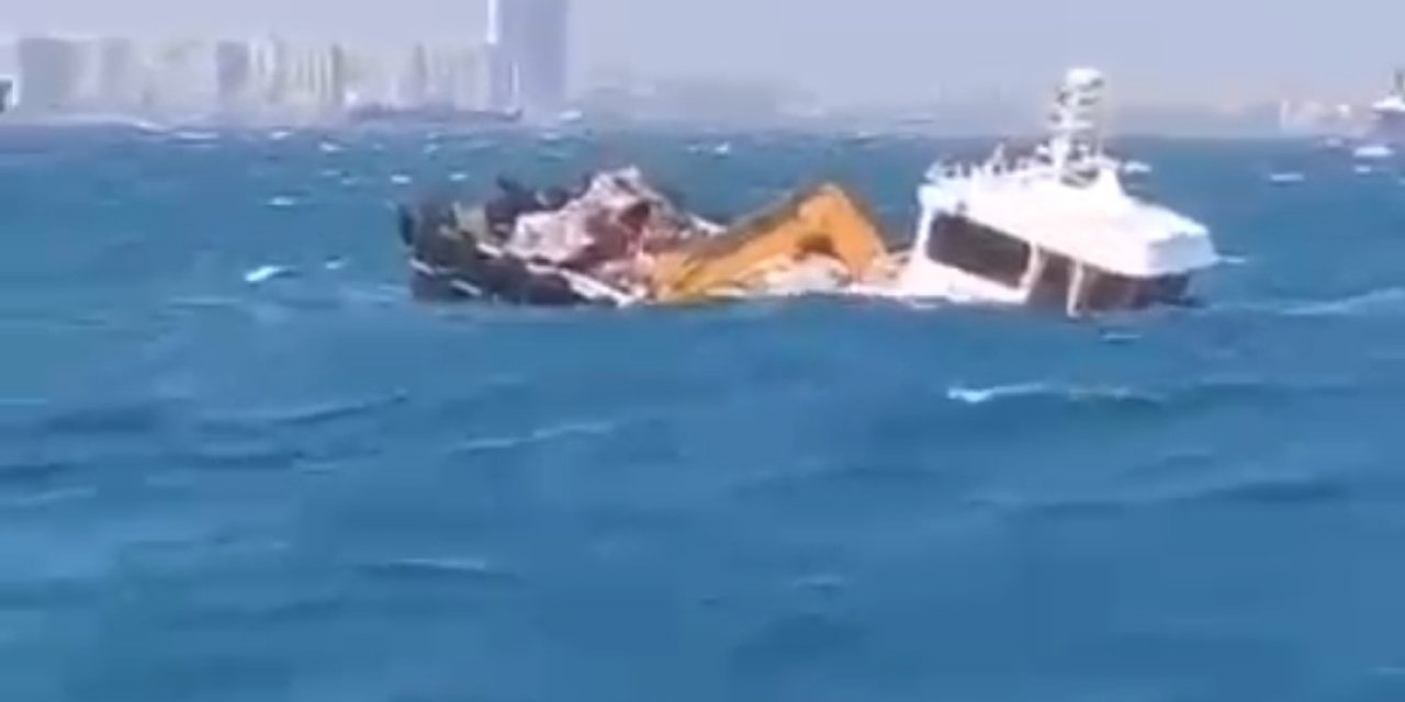 Kuvvetli fırtınada gemi  battı: 4 kişi kurtarıldı