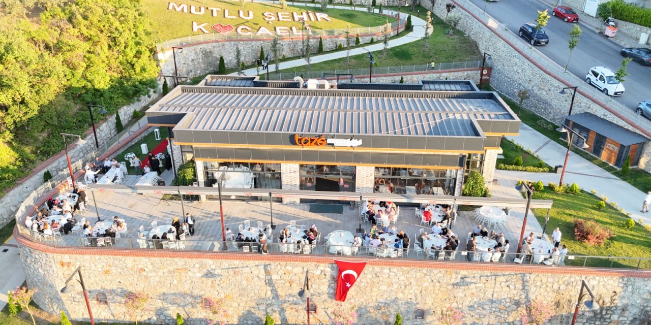 En mutlu ‘Evet’ler bu salonda yankılanıyor