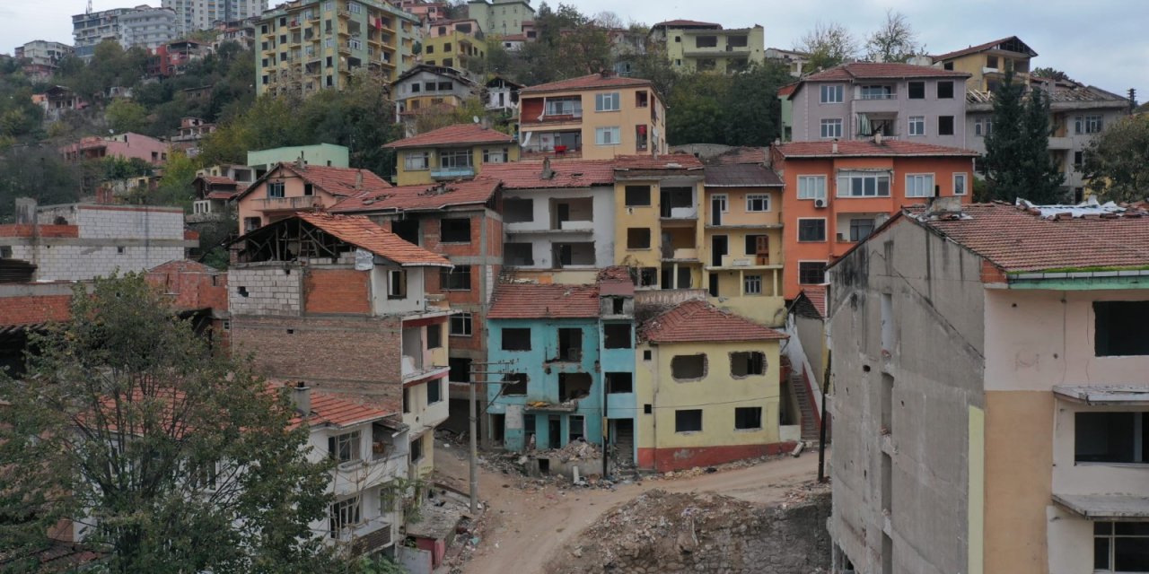 Cedit’te değişim, “Gece ve Gündüz” gibi