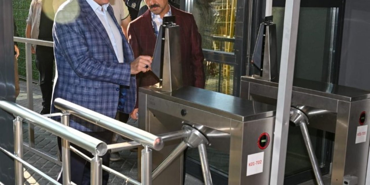 Vali Aktaş Dijital Biletle Stada Girdi
