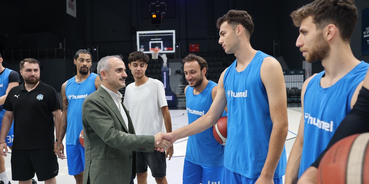 Basketbol takımına sezon öncesi ziyaret