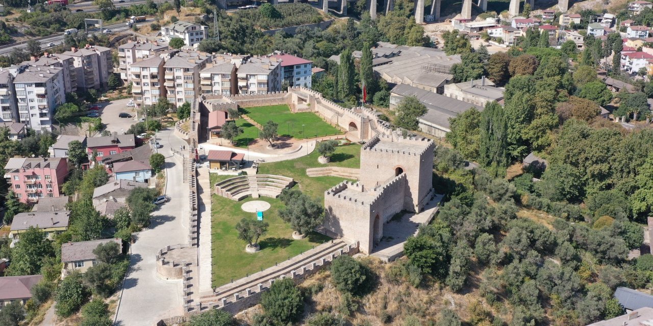 Hereke Kalesi'ne ziyaretçilerden tam not