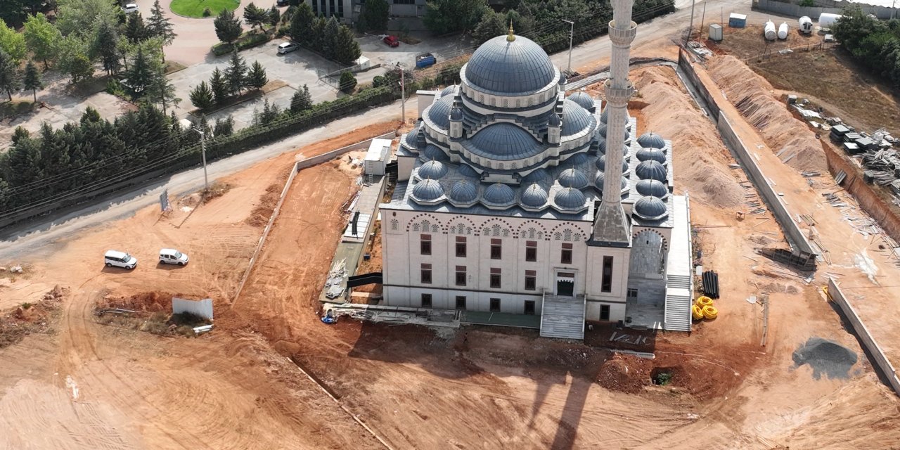 Tabduk Emre Camii’nin  çevresi güzelleşecek
