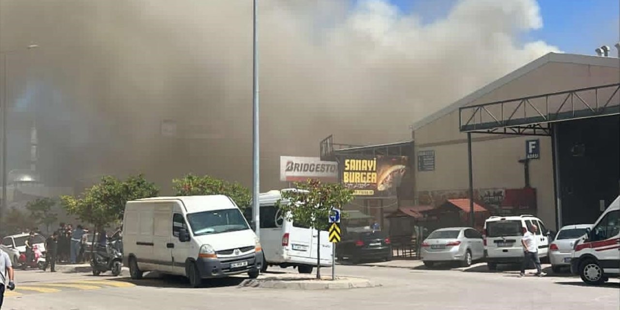 Sanayi sitesinde iş yeri yangını