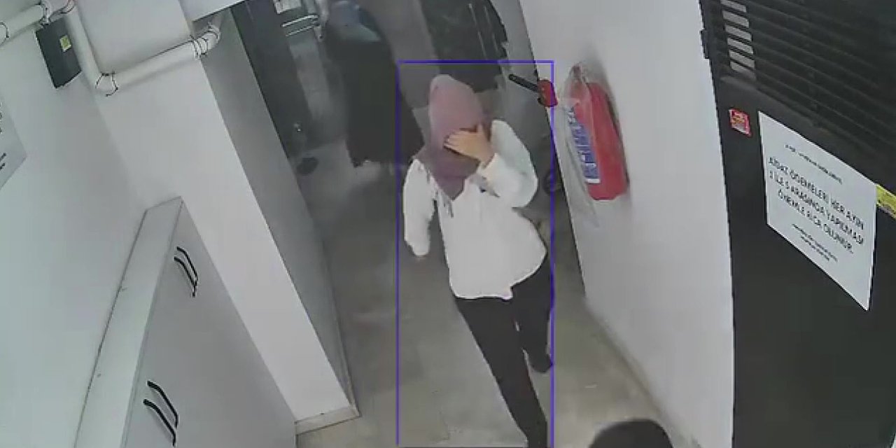 Kamerayı görünce kaçtılar!