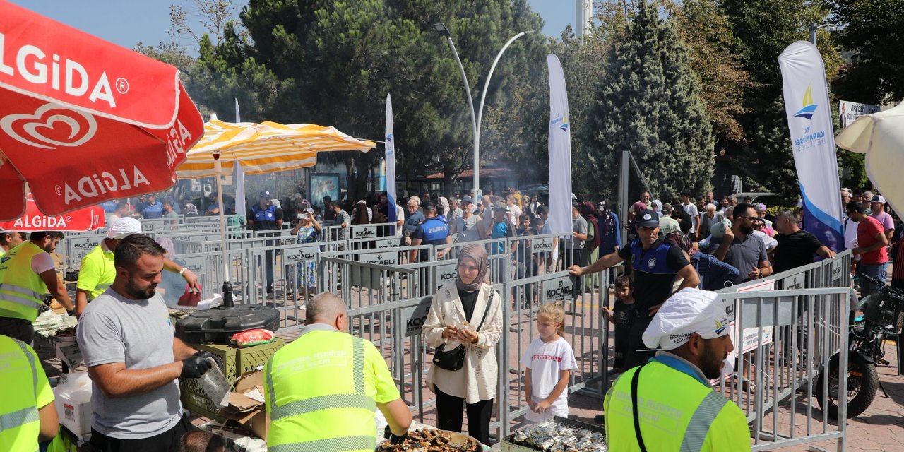 8 Bin Balık-Ekmek İkram Edildi