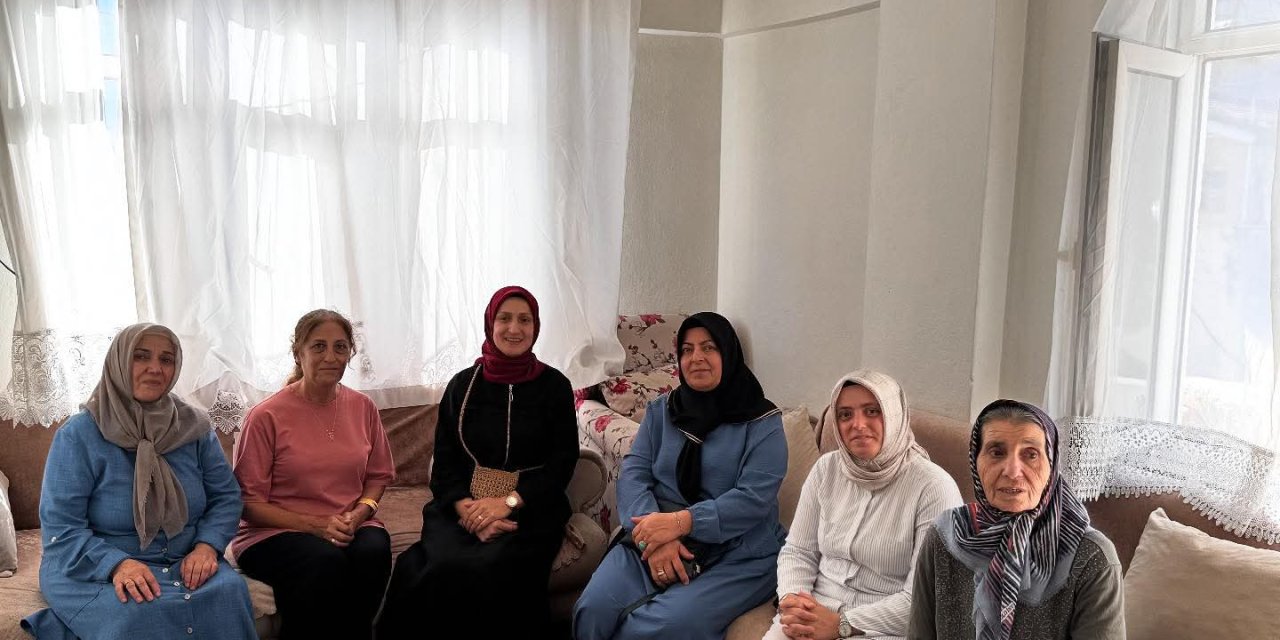 AK Parti Kadın Kolları'ndan Anlamlı Ziyaret