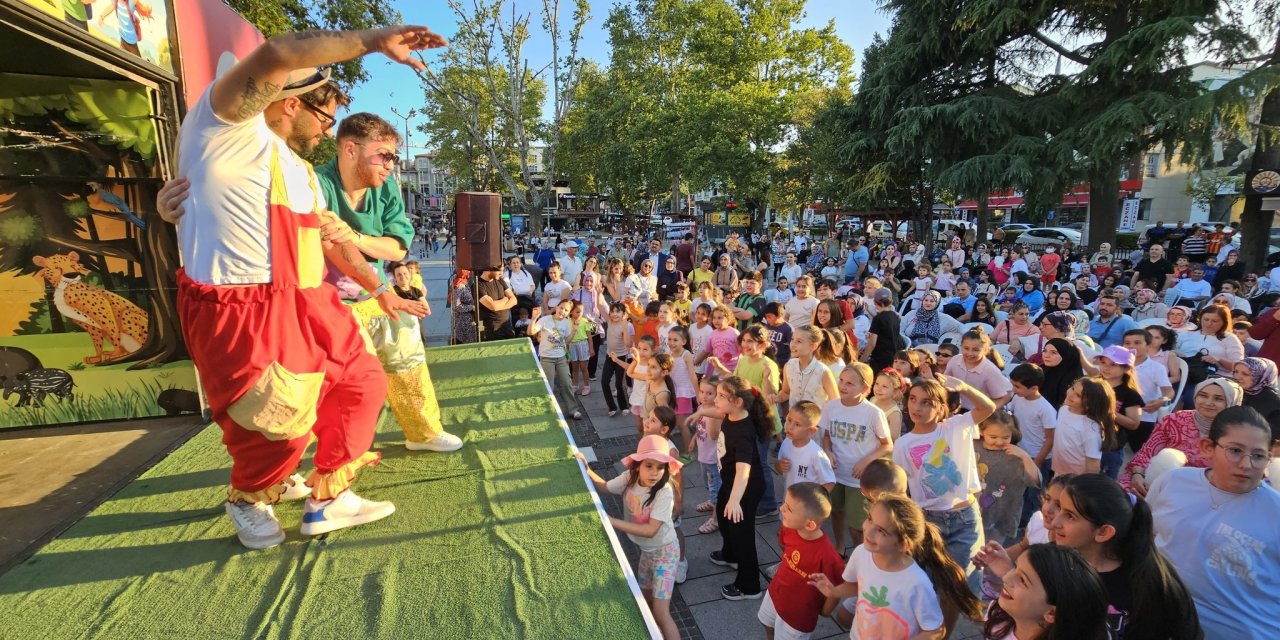 Gölcük’te Okul Yolu Şenliğe Dönüşüyor
