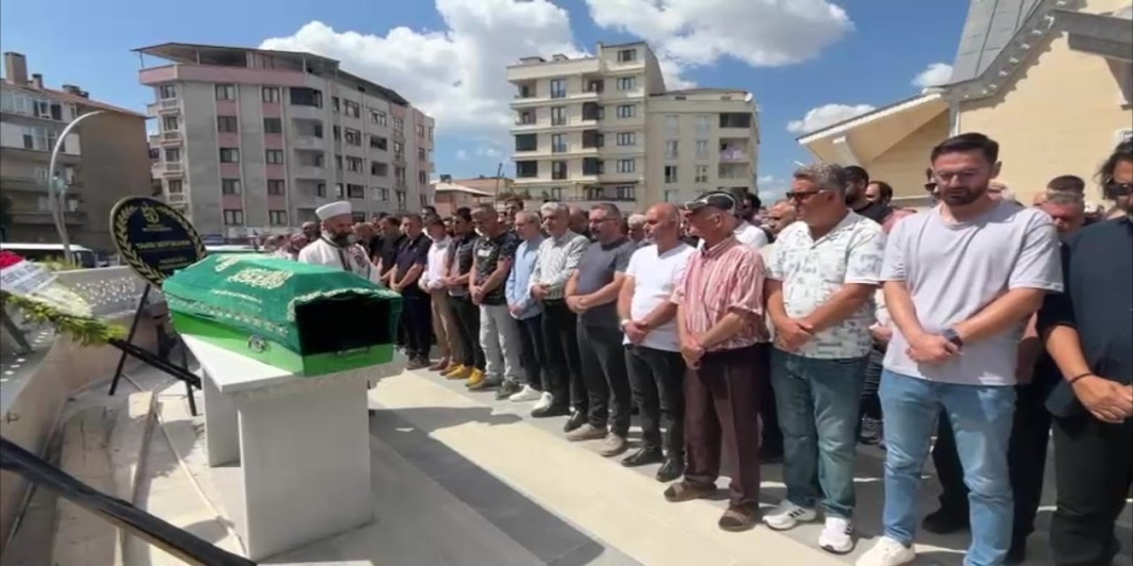 MİLLİ VOLEYBOLCULARIN EN ACI GÜNÜ:    Babalarını toprağa verdiler