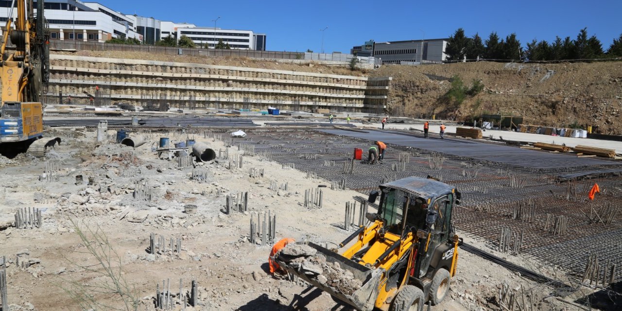 KOÜ Camii ve Otopark projesi ilerliyor
