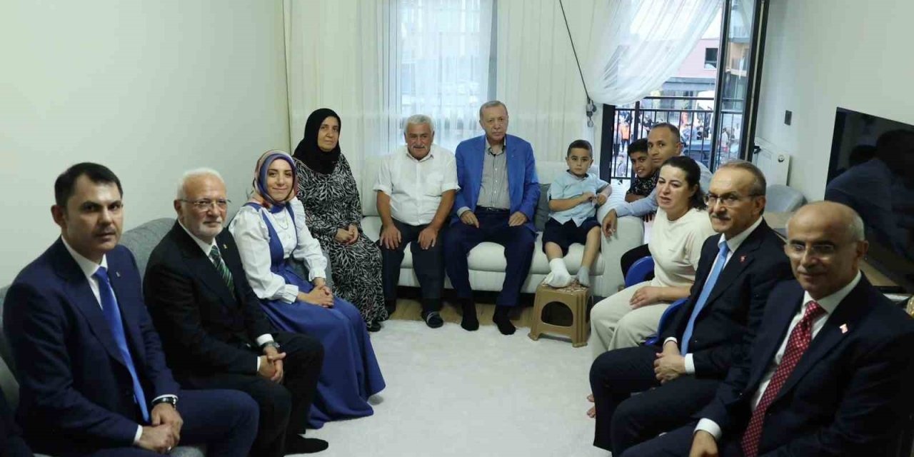 IEEE PIMRC 2025 KONFERANSI    "Akıllı Ulaşımda Karasal Olmayan Ağ Teknolojisi" sergilendi